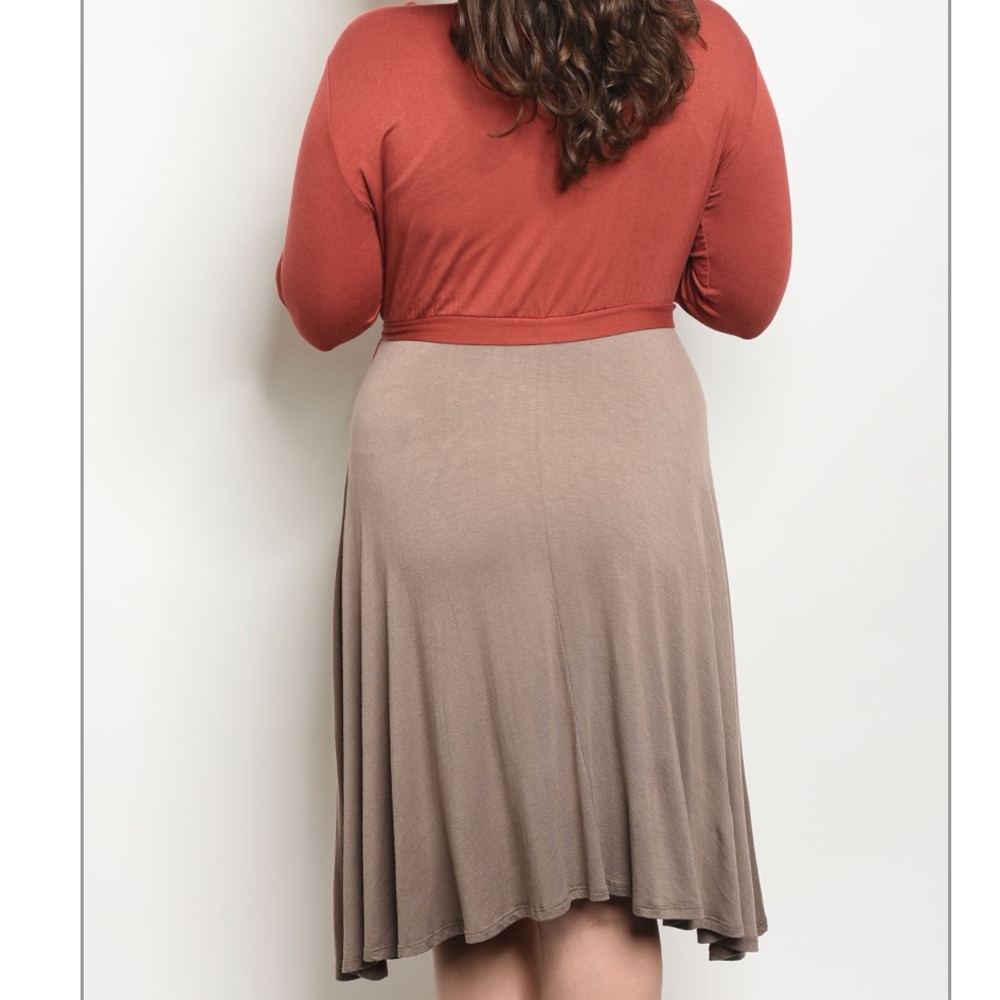 ☕️Lovely Wrap Dress🤩Sale - Picture 3 of 4